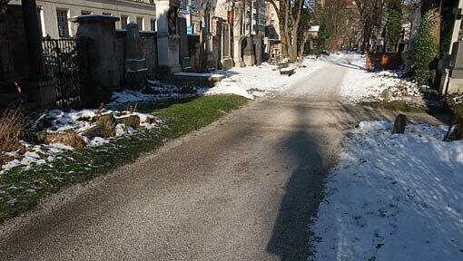 Eisfreie Wege trotz Frost im Südfriedhof Eisfreie Wege trotz Frost im Südfriedhof