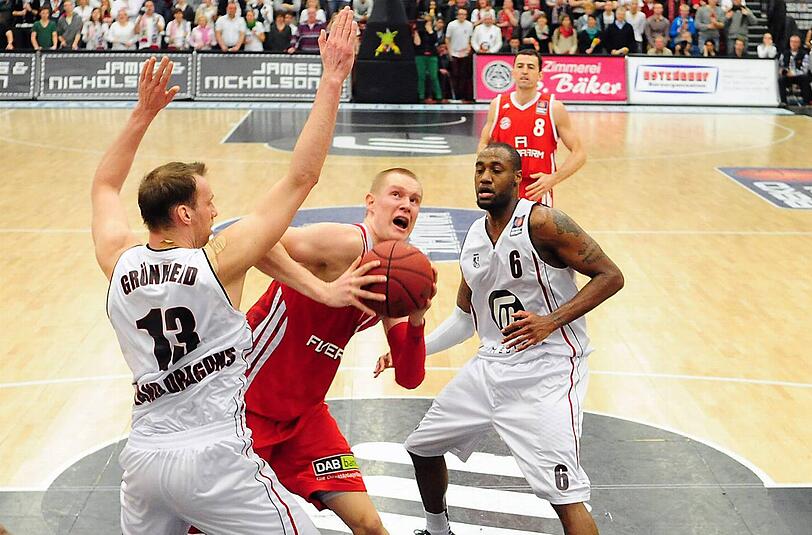 Keine Chance: Bayerns Robin Benzing bei der Niederlage gegen die Artland Dragons.