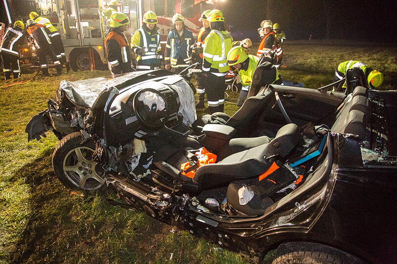 Schwerer Unfall bei Anger: BMW kracht gegen einen Baum - Bayern - Abendzeitung München