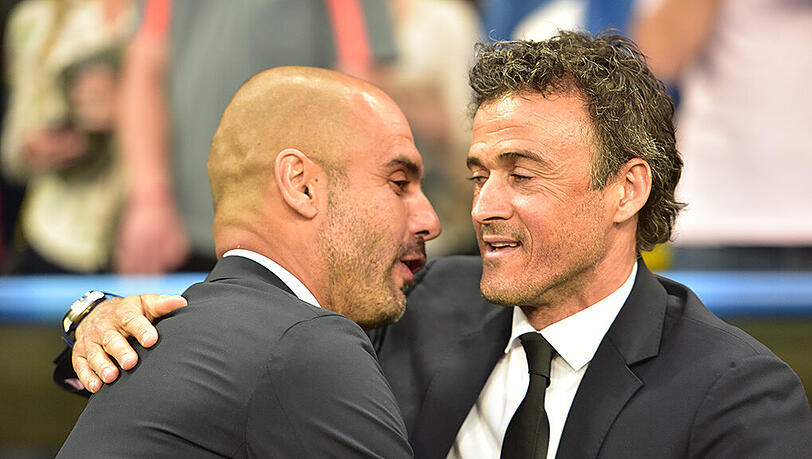 Trost vom Konkurrenten und zugleich Freund: Barca-Trainer Luis Enrique und Bayern-Coach Pep Guardiola. Trost vom Konkurrenten und zugleich Freund: Barca-Trainer Luis Enrique und Bayern-Coach Pep Guardiola.