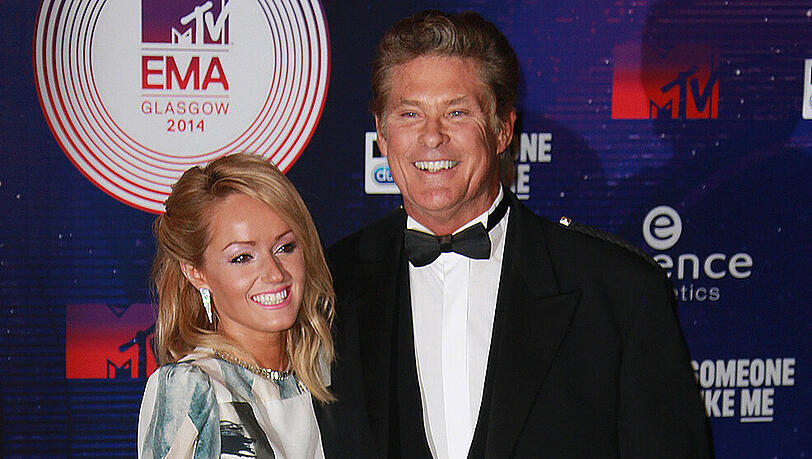 David Hasselhoff muss kein Viagra schlucken, um guten Sex mit seiner jungen Freundin Hayley Roberts zu haben. David Hasselhoff muss kein Viagra schlucken, um guten Sex mit seiner jungen Freundin Hayley Roberts zu haben.