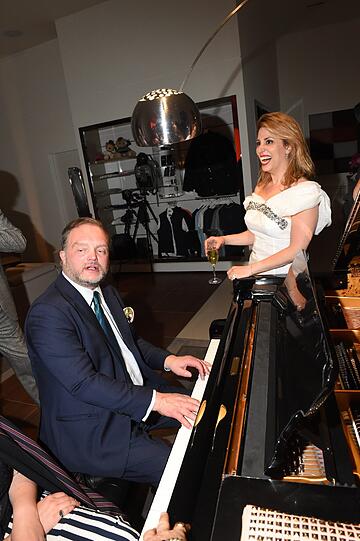 Alexander Prinz zu Schaumburg Lippe mit Freundin Mahkameh Navabi