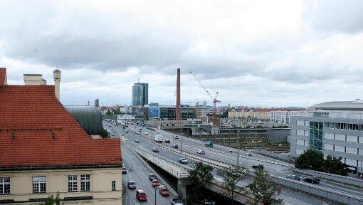 Mit der Klampfe unter den Mittleren Ring: Unter der Brücke sollen Band proben. (Archivbild) Mit der Klampfe unter den Mittleren Ring: Unter der Brücke sollen Band proben. (Archivbild)