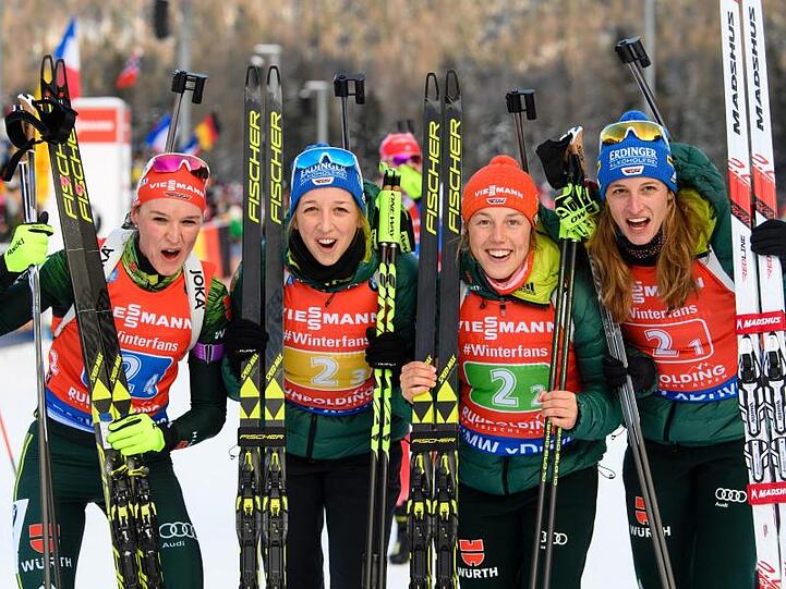 Denise Herrmann, Franziska Preuß, Laura Dahlmeier und Vanessa Hinz (l-r) wurden Dritte.