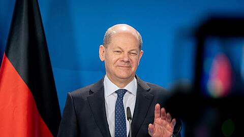 Olaf Scholz verabschiedet sich nach der digitalen Jahres-Pressekonferenz des Zolls.