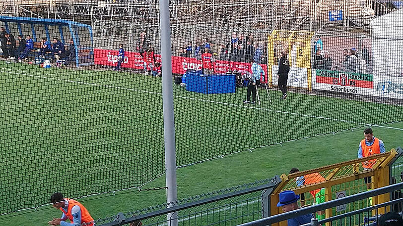 Musste das Stadion in Aschaffenburg auf Krücken verlassen: Stefan Lex.