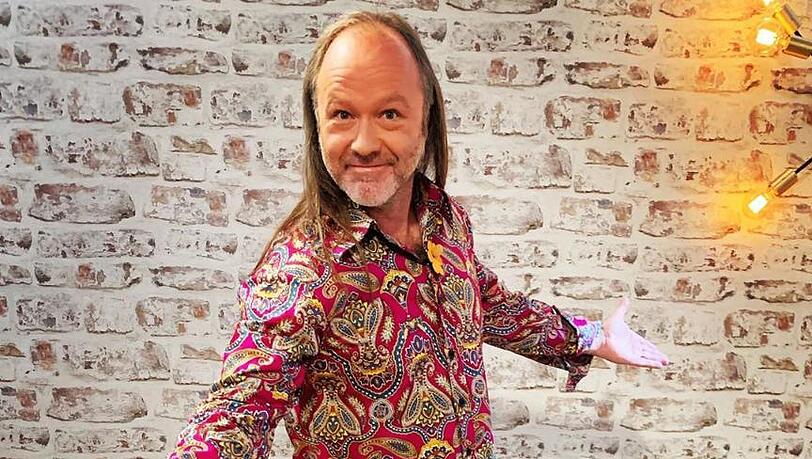 Im Dschungelcamp wird der "Trödelfuchs" Markus Reinecke auf seine ausgefallenen 70er-Jahre-Klamotten wohl verzichten müssen. Im Dschungelcamp wird der "Trödelfuchs" Markus Reinecke auf seine ausgefallenen 70er-Jahre-Klamotten wohl verzichten müssen.