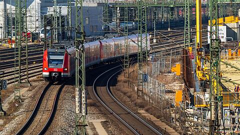 Zwischen der Donnersbergerbrücke und Pasing fährt am langen Osterwochenende keine S-Bahn auf der Stammstrecke. (Archivbild)
