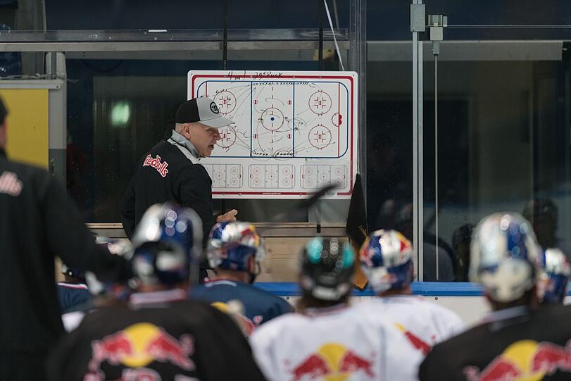 Der EHC ist am Freitag aufs Eis zurückgekehrt - die Bilder vom ersten Training.