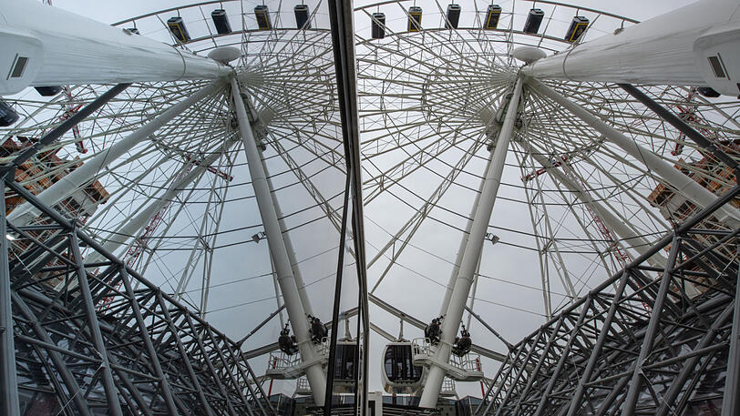 Fertig: Das Riesenrad "Hi-Sky" am Ostbahnhof, Münchens neue Attraktion.