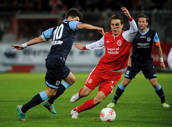MORITZ STOPPELKAMP, NOTE 3:
Rechts war der 25-Jährige noch der aktivste Spieler im schwachen 1860-Team. Seine Aktionen waren energisch, aber nicht erfolgreich. Dennoch: bester Löwe.