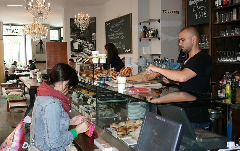 In der Fraunhoferstraße betreibt Neumeyer das Café "Hungriges Herz".