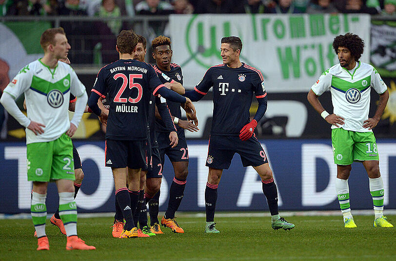 Robert Lewandowski (Mitte) erzielte seinen 23. Saisontreffer für die Bayern, die in der Bundesliga seit dem 5. Dezember (1:3 in Mönchengladbach) unbesiegt sind.