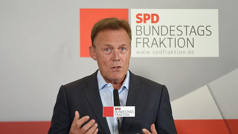 SPD-Fraktionschef Oppermann denkt laut darüber nach, dass sich im letzten Jahr der Wahlperiode "die Koalitionspartner entflechten". Foto: Britta Pedersen SPD-Fraktionschef Oppermann denkt laut darüber nach, dass sich im letzten Jahr der Wahlperiode "die Koalitionspartner entflechten". Foto: Britta Pedersen