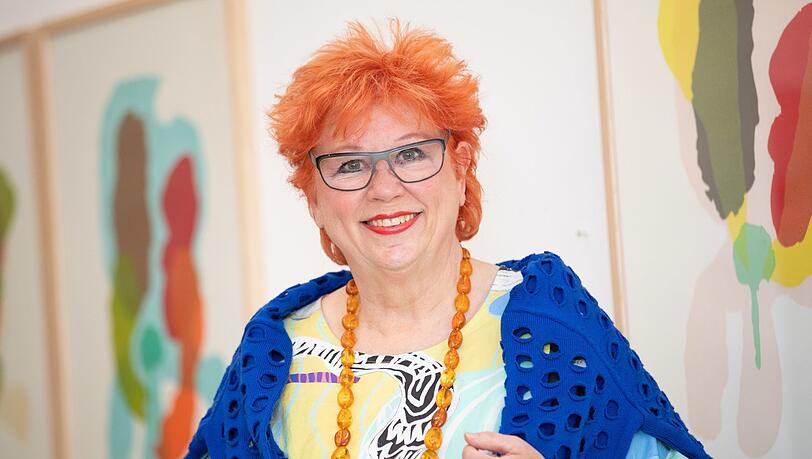Heute lebt Barbara Salesch in einem kleinen Dorf und ist Künstlerin.