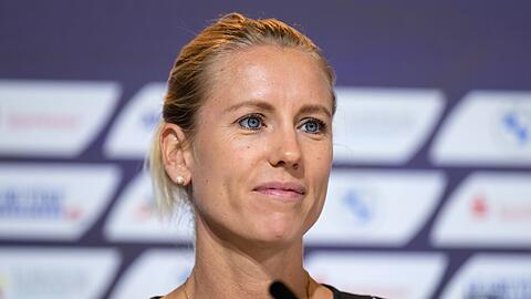 Karla Borger, Beachvolleyballerin, nimmt im Medienzentrum an der Abschusspressekonferenz der European Championships teil.