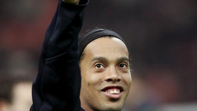 Ronaldinho spielt jetzt in Italien Ronaldinho spielt jetzt in Italien