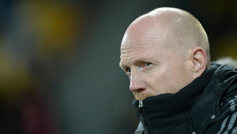 Matthias Sammer wehrt sich gegen Werder Bremens Manager Thomas Eichin, der in einem Interview dem FC Bayern einen Bonus bei den Bundesliga-Schiedsrichtern unterstellt hatte. Matthias Sammer wehrt sich gegen Werder Bremens Manager Thomas Eichin, der in einem Interview dem FC Bayern einen Bonus bei den Bundesliga-Schiedsrichtern unterstellt hatte.