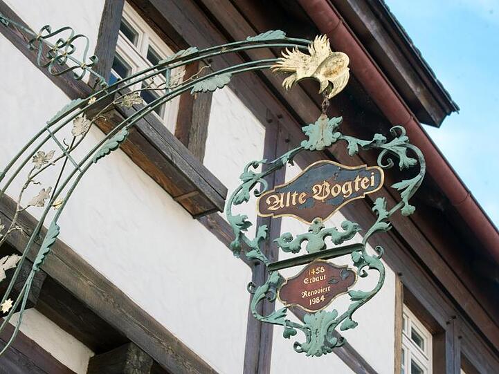 Das seit Sommer 2018 geschlossene Restaurant "Alte Vogtei" hat einen Guide Michelin Stern in der neuen Deutschlandausgabe 2019 erhalten.