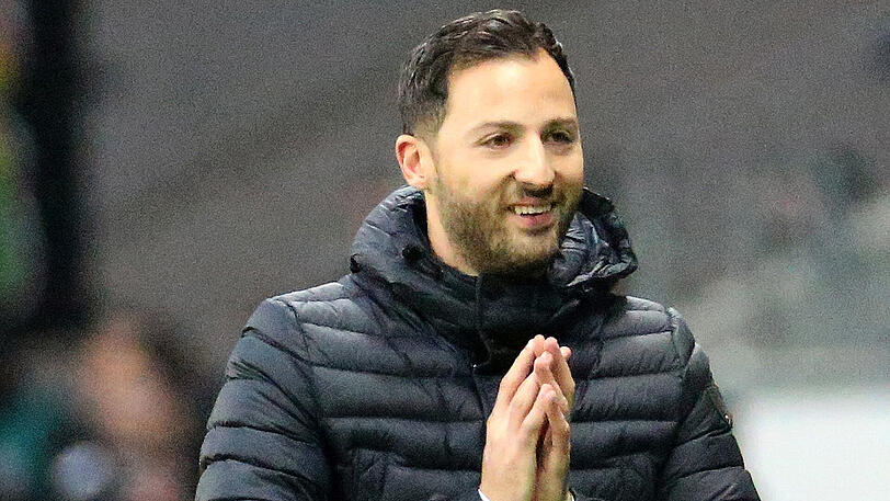 "Wir pushen uns und glauben bis zuletzt an uns", sagte Erfolgstrainer Domenico Tedesco, der den FC Schalke 04 nach dem enttäuschenden zehnten Platz in der vergangenen Saison wieder auf Europacupkurs gebracht hat.