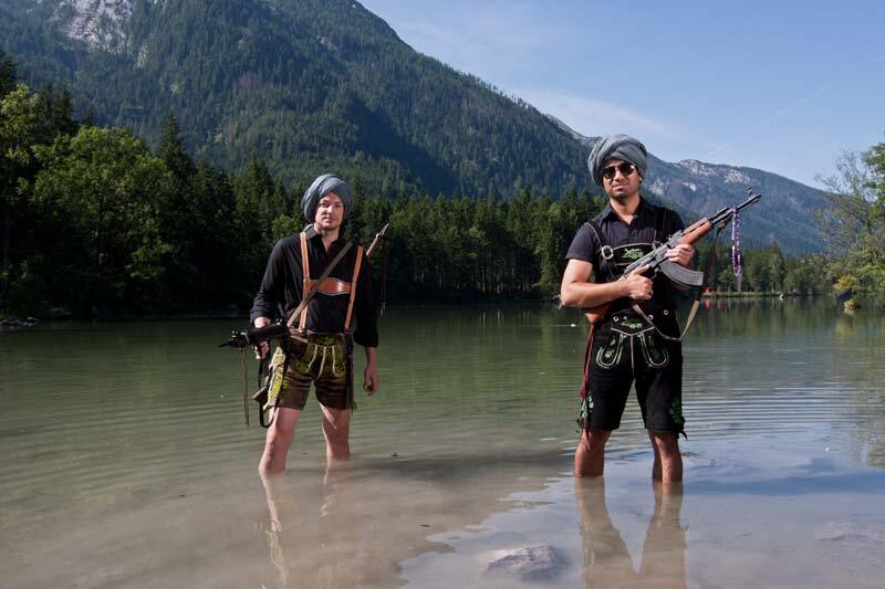 Die bayerischen Taliban berichten am Sonntag im DGB-Haus von ihrer Reise durch die Heimat.
