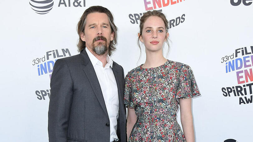 Ethan Hawke an der Seite seiner ebenfalls berühmten Tochter Maya ("Stranger Things")