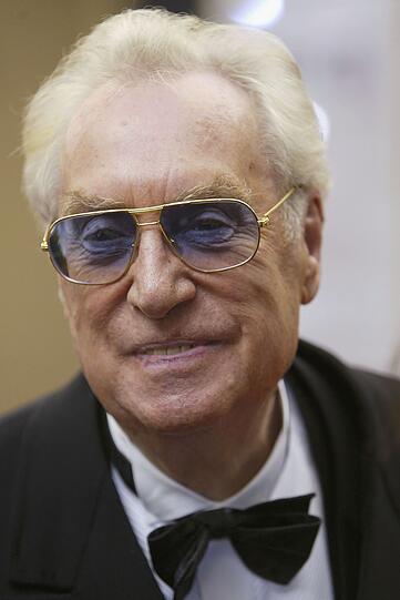 Mit Krimiserien wie "Der Kommissar", "Derrick" und "Der Alte" wurde Helmut Ringelmann zu einem der erfolgreichsten deutschen TV-Produzenten. Mit Krimiserien wie "Der Kommissar", "Derrick" und "Der Alte" wurde Helmut Ringelmann zu einem der erfolgreichsten deutschen TV-Produzenten.