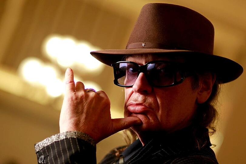 Doppeltgemoppelt: Eine neue Doppel-CD (die "Doppelzimmer Edition") und einen Doppelgänger aus Wachs für Udo Lindenberg.