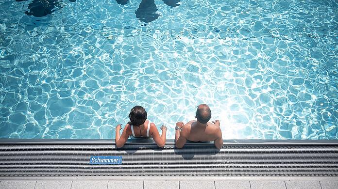 Unter anderem am Pool ist Vorsicht geboten. (Symbolbild)