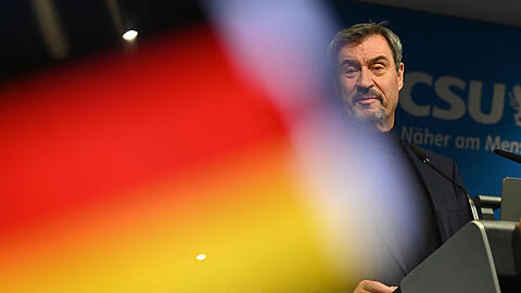 "Die gr&ouml;&szlig;te Sauerei und ein Riesenschei&szlig;&ldquo;, poltert Ministerpr&auml;sident Markus S&ouml;der.