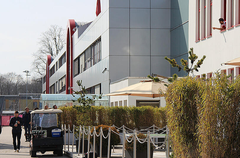 Zinedine Zidane, Willy Sagnol und Co. am Trainingsgelände des FC Bayern an der Säbener Straße.