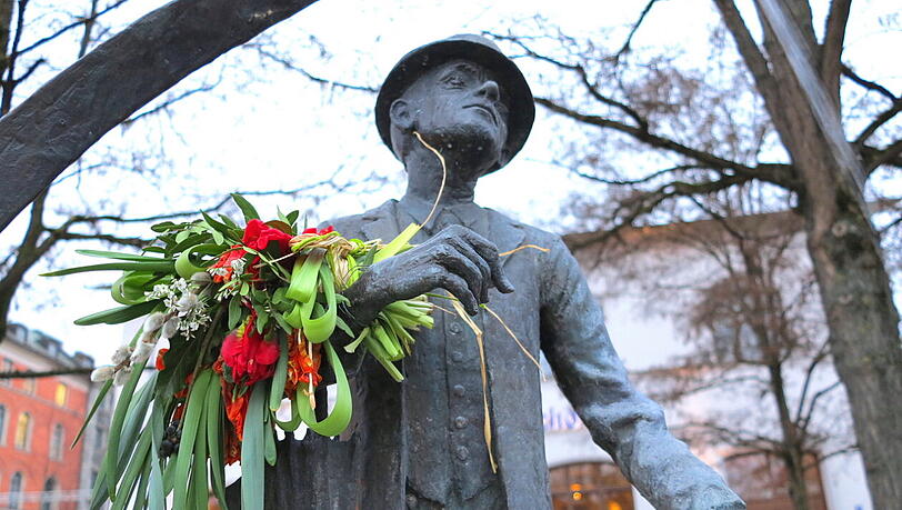 Das Karl-Valentin-Monument in der Münchner Altstadt. Das Karl-Valentin-Monument in der Münchner Altstadt.