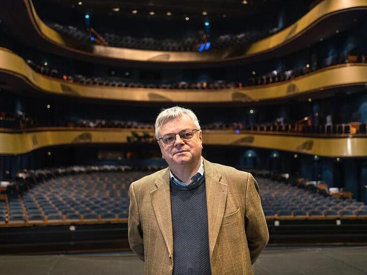Bernd Loebe, Intendant der Oper Frankfurt, kann an zwei Orten gut abschalten: in Weinhandlungen und beim Fußball.