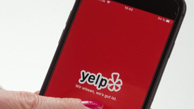 Mit der App der Bewertungsplattform Yelp können Kunden Bewertungen zum Beispiel von Restaurants oder Geschäften abgeben. Mit der App der Bewertungsplattform Yelp können Kunden Bewertungen zum Beispiel von Restaurants oder Geschäften abgeben.