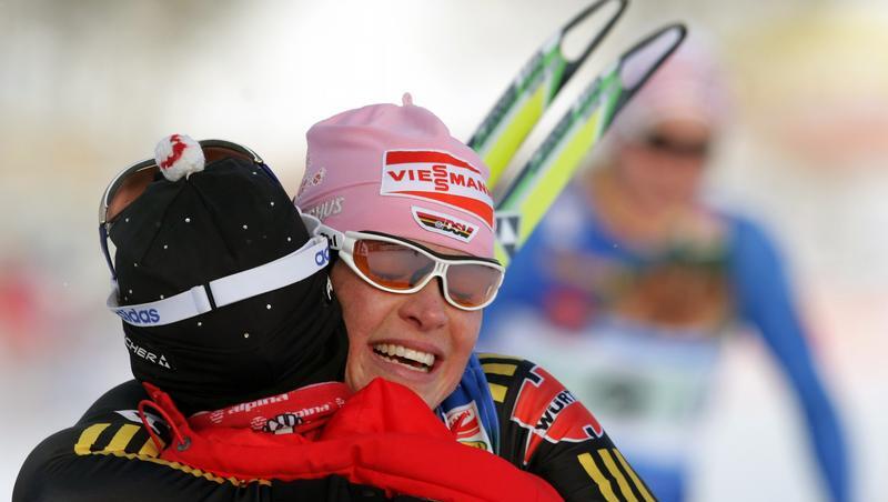 Evi Sachenbacher-Stehle jubelt im im Januar in Rybinsk über den Sieg im Team-Sprint. Evi Sachenbacher-Stehle jubelt im im Januar in Rybinsk über den Sieg im Team-Sprint.