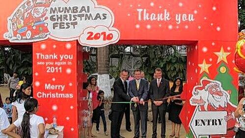 Hier ist das indische Christkind zuhause: Roland Fleck (M.) und Dirk von Vopelius eröffnen das „Mumbai Christmas Fest“. Hier ist das indische Christkind zuhause: Roland Fleck (M.) und Dirk von Vopelius eröffnen das „Mumbai Christmas Fest“.