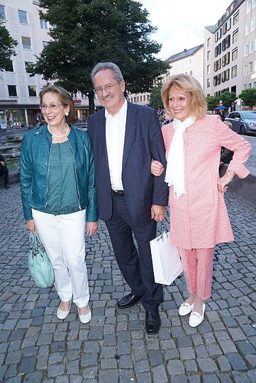 Cousine Sigi Sommers Helga Lauterbach-Sommer, Christian Ude, Sigi Sommers Tochter Madeleine Sarcletti-Sommer