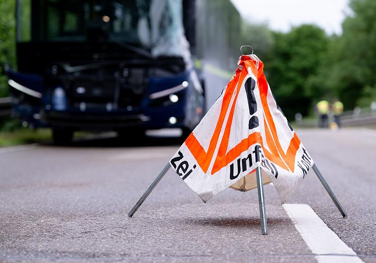 Ein Gutachten soll bei der Klärung der Unfallursache helfen. Ein Gutachten soll bei der Klärung der Unfallursache helfen.