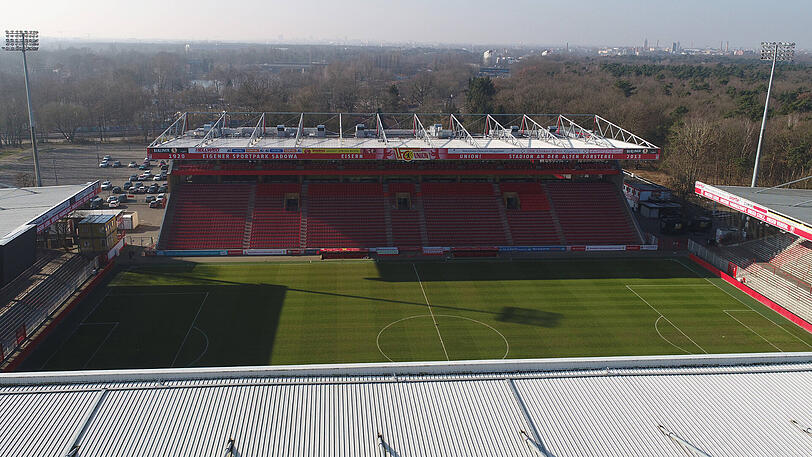 Die Verantwortlichen des FC Bayern rechnen damit, dass die erste Partie am 16. Mai im Stadion An der Alten Försterei bei Union Berlin stattfindet.