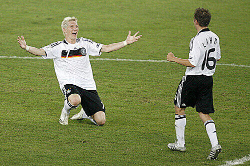 Beide waren mit Toren gegen die Türkei erfolgreich: Bastian Schweinsteiger und Philipp Lahm.