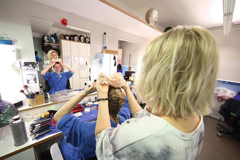 In der Maske.