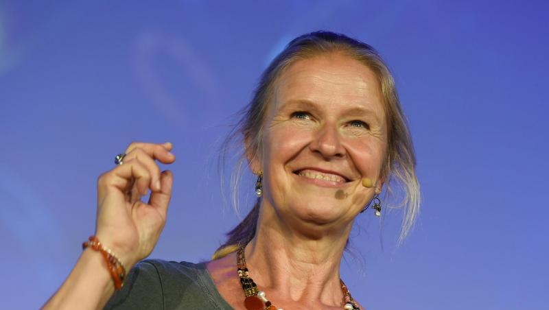 Cornelia Funke hat ihr Buch "Reckless. Steinernes Fleisch" inhaltlich und sprachlich modifiziert. Cornelia Funke hat ihr Buch "Reckless. Steinernes Fleisch" inhaltlich und sprachlich modifiziert.
