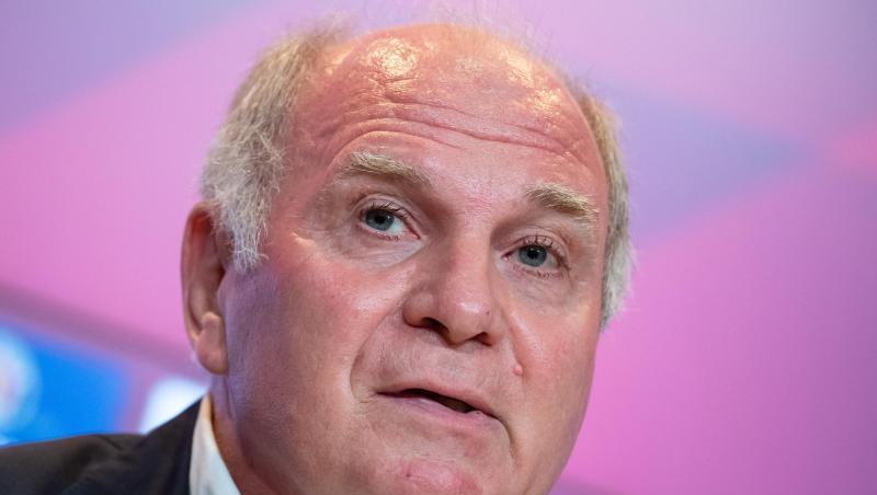 Uli Hoeneß, damaliger Präsident vom FC Bayern München, zeigte sich auf der JHV des FC Bayern entsetzt.