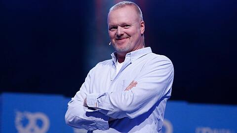 Stefan Raab feierte sein Comeback und präsentiert seit 18. September 2024 die neue Show "Du gewinnst hier nicht die Million bei Stefan Raab" auf RTL+.