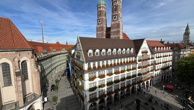 Fast so bekannt wie die Frauentürme: das Stammhaus von Hirmer in der Münchner Fußgängerzone.
