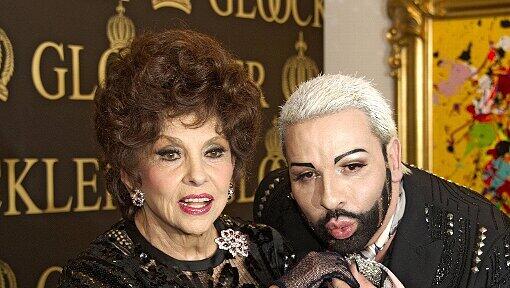 Harald Glööckner und seine langjährige Freundin Gina Lollobrigida feierten in Berlin. Harald Glööckner und seine langjährige Freundin Gina Lollobrigida feierten in Berlin.