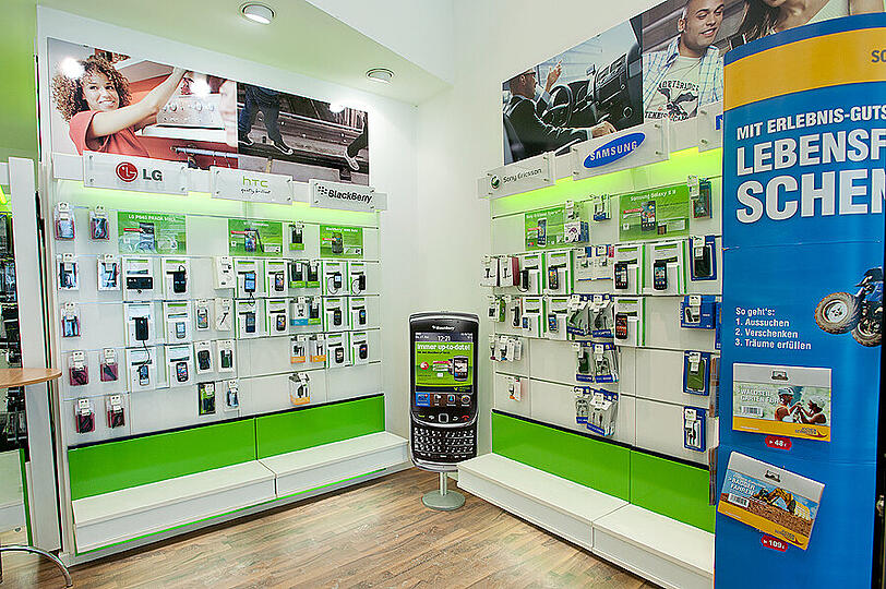 Der umsatzstärkste mobilcom-debitel-Shop Deutschlands ist riesig in Sachen Zubehör und günstige Angebote.