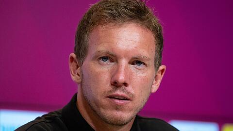 Trainer Julian Nagelsmann von München nimmt nach dem Spiel an der Pressekonferenz teil.