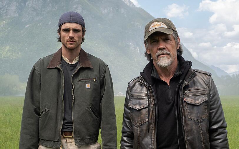 Hig (Jacob Elordi, links) und Bangley (Josh Brolin) haben sich nach der Pandemiekatastrophe zusammengetan. Hig (Jacob Elordi, links) und Bangley (Josh Brolin) haben sich nach der Pandemiekatastrophe zusammengetan.