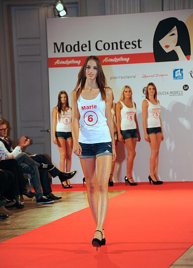 Der AZ-Modelcontest 2013 ist zu Ende. Die Siegerin heißt Marie Scherbinek &mdash; und die 17-Jährige kann ihr Glück immer noch nicht fassen. Wir zeigen die besten Bilder vom Finale in der Residenz.